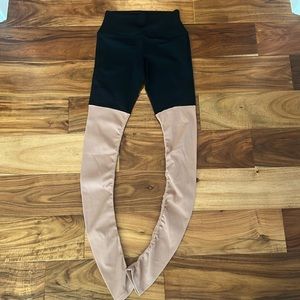 Alo Yoga Goddess Legging